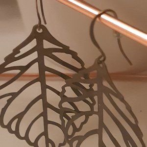 Pendant Leaf Earrings